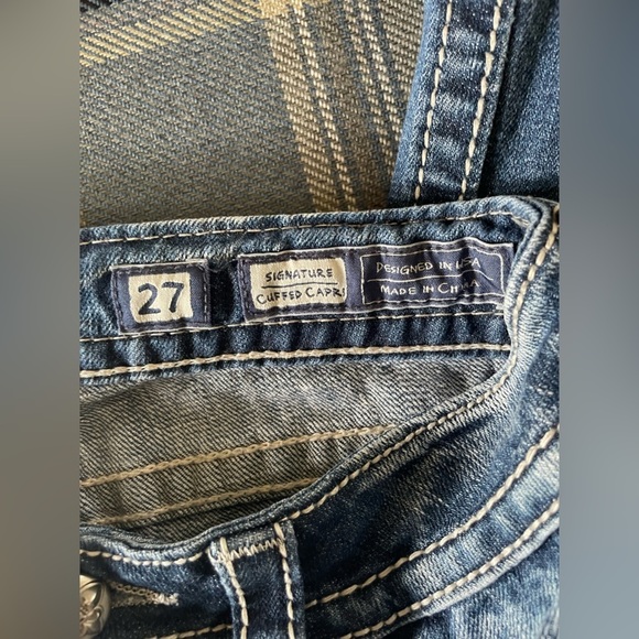 Miss Me Fleur de Lis Sequin Studded Rhinestones Cuffed Cropped Capri Jeans Low - Picture 8 of 8